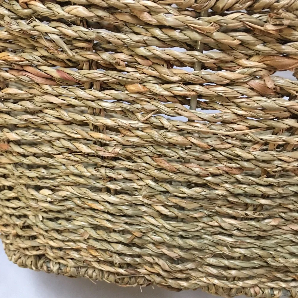 Woven Seagrass Basket Unisex Medium Natural Tan Oval Storage Handle Cottagecore